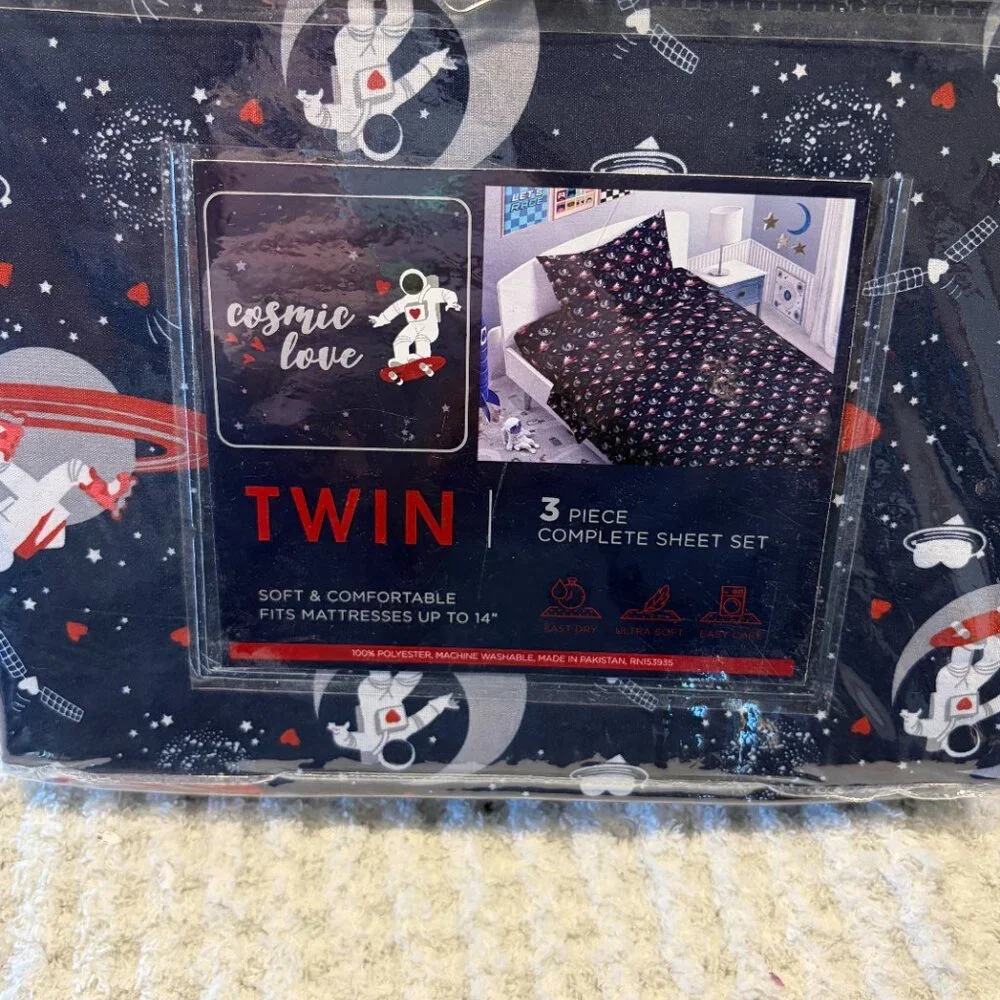 Cosmic Love Twin 3-Piece Sheet Set – Astronaut Space Print – New in Package
